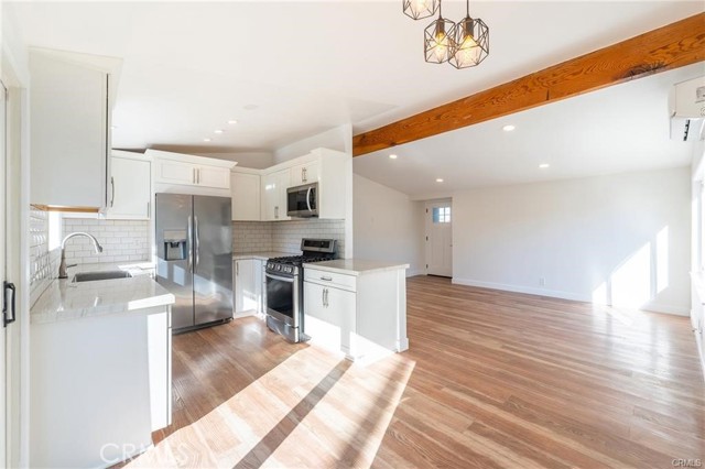 Detail Gallery Image 7 of 39 For 641 Cove, Costa Mesa,  CA 92627 - 4 Beds | 3 Baths