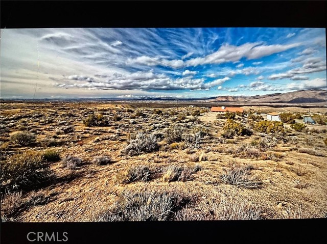 Detail Gallery Image 3 of 11 For 25373 Valley View Rd, Apple Valley,  CA 92308 - 3 Beds | 2 Baths