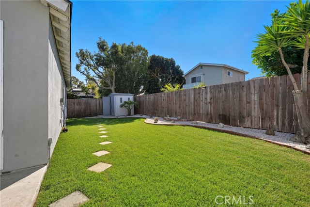 Detail Gallery Image 4 of 23 For 18061 Freshwater Cir, Huntington Beach,  CA 92648 - 3 Beds | 2 Baths