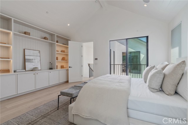 Detail Gallery Image 4 of 61 For 11825 Tennessee Ave, Los Angeles,  CA 90064 - 4 Beds | 3 Baths