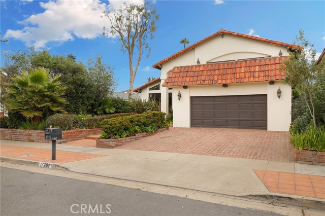 Detail Gallery Image 6 of 75 For 17202 Marina View Pl, Huntington Beach,  CA 92649 - 4 Beds | 3 Baths