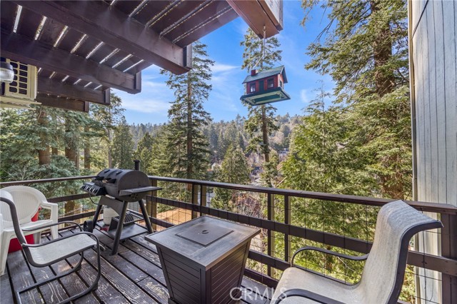 Detail Gallery Image 13 of 32 For 28224 Larchmont Ln, Lake Arrowhead,  CA 92352 - 3 Beds | 2 Baths