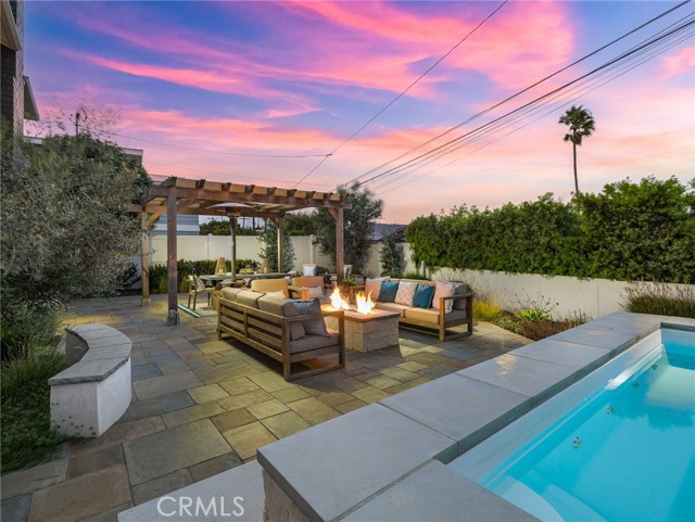 237 Via Los Miradores, Redondo Beach CA: https://media.crmls.org/medias/c69a3c95-6c42-4279-a52f-b948ca06116f.jpg