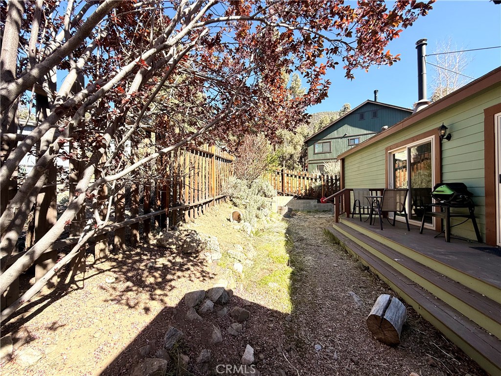 https://media.crmls.org/medias/c69a5b34-3f91-4c65-8a4c-283f93366e48.jpg?preset=X-Large