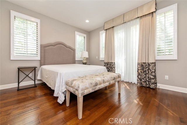 Detail Gallery Image 16 of 42 For 120 Tomato Springs, Irvine,  CA 92618 - 4 Beds | 3/1 Baths