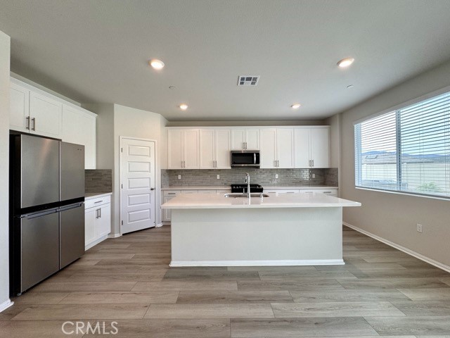 Detail Gallery Image 15 of 44 For 19401 Brush Creek Ave, Lake Elsinore,  CA 92532 - 4 Beds | 3 Baths