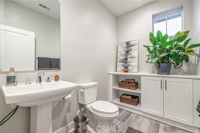 Detail Gallery Image 7 of 67 For 25035 Hidden Willow, Canyon Country,  CA 91387 - 5 Beds | 4 Baths