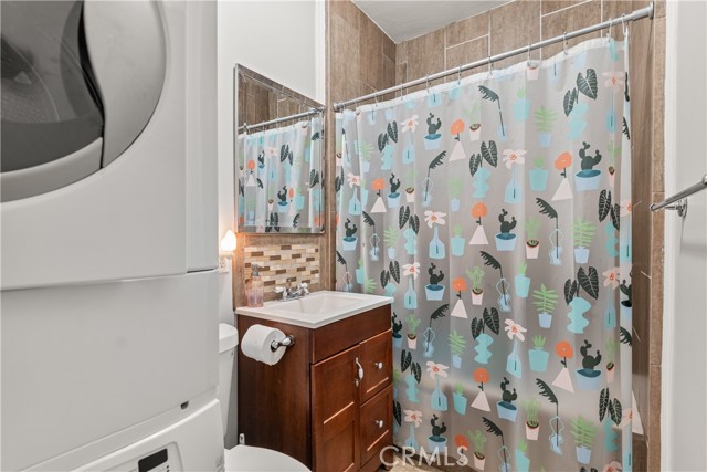 Detail Gallery Image 13 of 37 For 14835 Kittridge St, Van Nuys,  CA 91405 - 5 Beds | 3 Baths