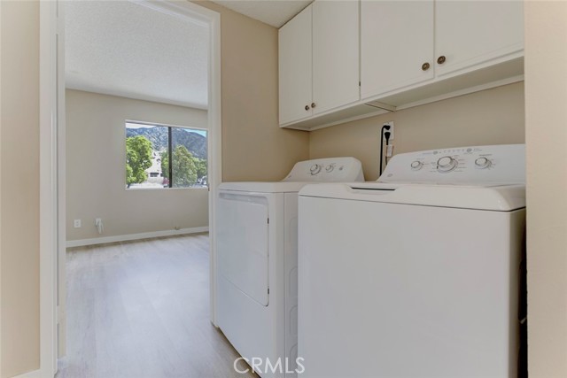 Detail Gallery Image 18 of 33 For 635 E Angeleno #D,  Burbank,  CA 91501 - 2 Beds | 2/1 Baths