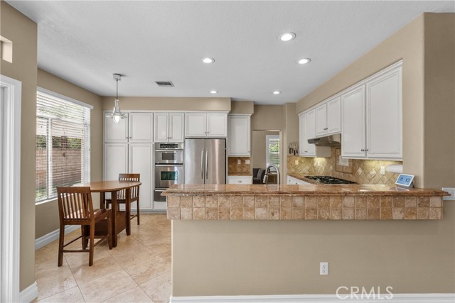 Detail Gallery Image 12 of 54 For 27360 Chesterfield Dr, Valencia,  CA 91354 - 4 Beds | 3 Baths