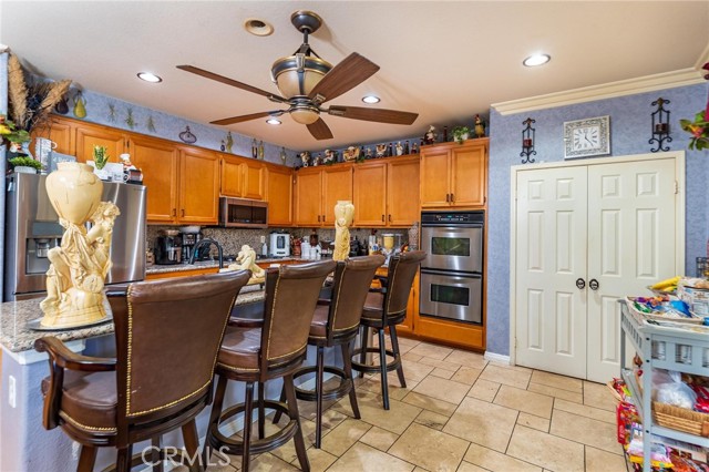 Detail Gallery Image 14 of 59 For 12639 Thoroughbred Ct, Corona,  CA 92880 - 5 Beds | 4 Baths