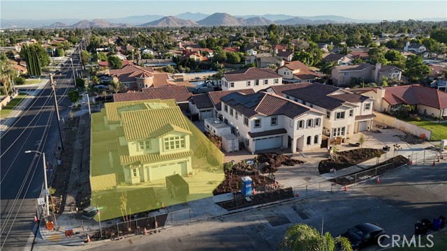 18289 N Montgomery Avenue, Fontana CA: https://media.crmls.org/medias/c69e7b4a-1321-4b50-baa9-79650ecfbb3c.jpg