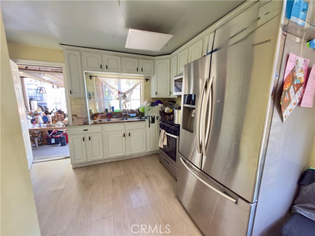 Detail Gallery Image 10 of 14 For 4061 W 101st, Inglewood,  CA 90304 - 3 Beds | 2 Baths