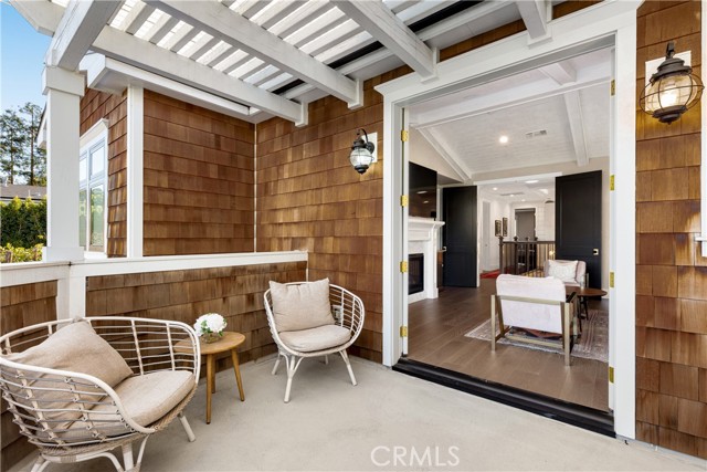 4164 Sunnyslope Avenue, Sherman Oaks CA: https://media.crmls.org/medias/c69f5717-2720-4e97-be32-e1b69ec3194b.jpg