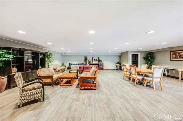 89 E Commonwealth Avenue, Alhambra CA: https://media.crmls.org/medias/c69fcbdf-ff93-4b0d-8050-688333b80fda.jpg