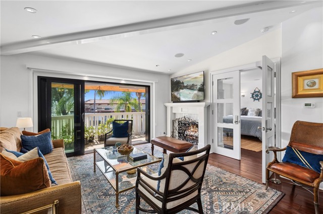 Detail Gallery Image 4 of 31 For 1030 Bayside Cove #702,  Newport Beach,  CA 92660 - 2 Beds | 2 Baths