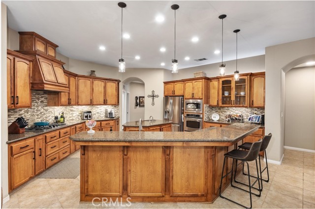 Detail Gallery Image 34 of 75 For 205 Somerford Ct, Bakersfield,  CA 93312 - 5 Beds | 4 Baths