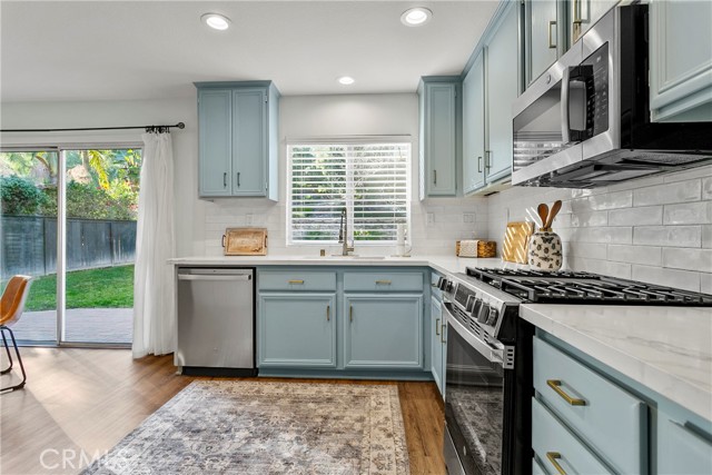 81 Plateau, Aliso Viejo CA: https://media.crmls.org/medias/c6a172dd-60c4-4ce7-9df9-61c5f4ed2e12.jpg