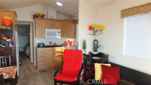 2630 Lakeshore Boulevard, Upper Lake CA: https://media.crmls.org/medias/c6a1a6cf-4868-40cc-ae5a-b26bfae7c003.jpg