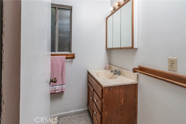 Detail Gallery Image 24 of 35 For 427 S Orchard, Burbank,  CA 91506 - 2 Beds | 1/1 Baths