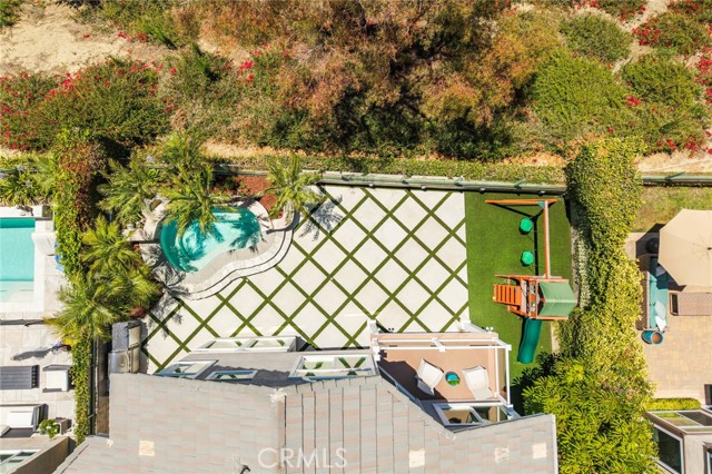14 Glastonbury Place, Laguna Niguel CA: https://media.crmls.org/medias/c6a34a86-25a4-49ec-a7c1-baa4e41ab871.jpg