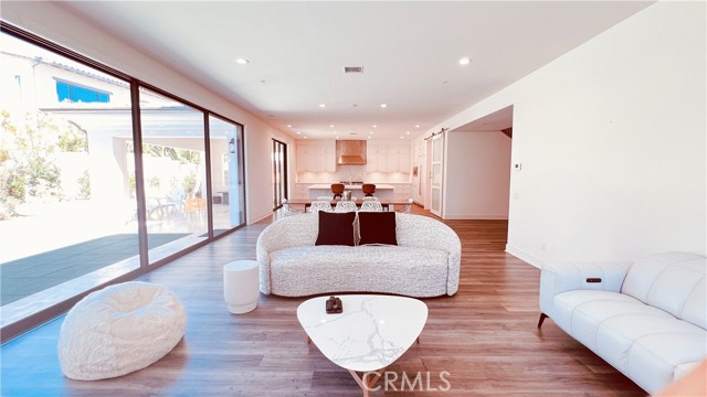 C6a35129 43cf 47d6 Be05 D8b56ce68f23