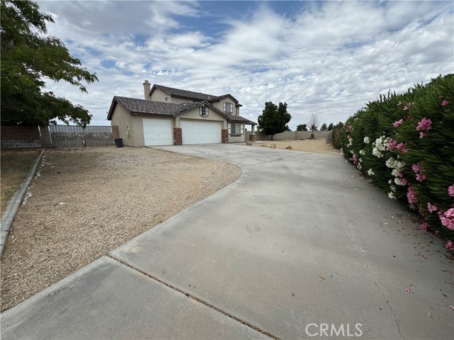 19004 Ivanpah Way, Apple Valley CA: https://media.crmls.org/medias/c6a3de8f-f9e0-4369-a1eb-83843651a011.jpg
