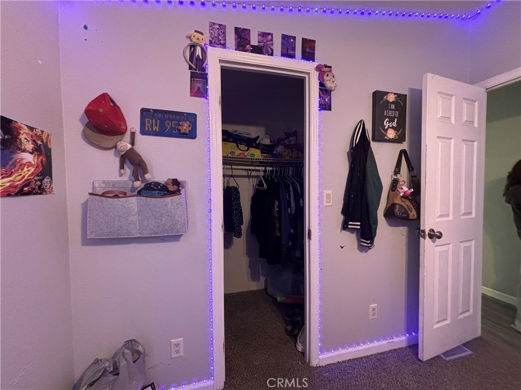 https://media.crmls.org/medias/c6a3f2ce-9a65-41a8-9c55-2f63c6270b4e.jpg?preset=X-Large