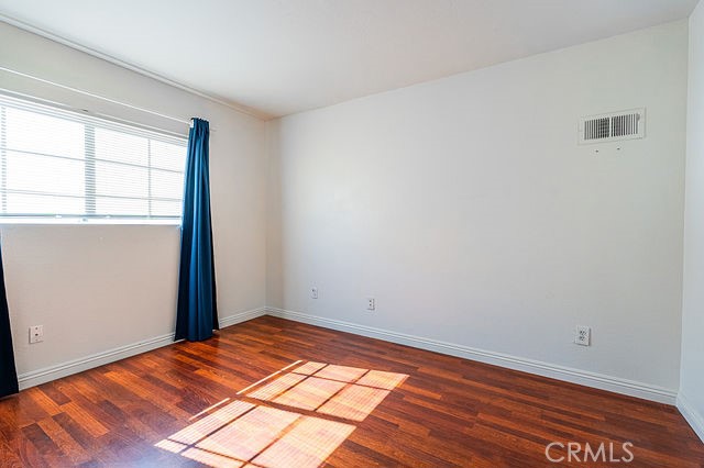https://media.crmls.org/medias/c6a42d18-cae7-4887-804b-d217dfc490a6.jpg?preset=X-Large