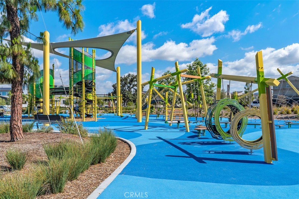 https://media.crmls.org/medias/c6a4af5c-00f6-42aa-91c4-9ad58fd70422.jpg?preset=X-Large
