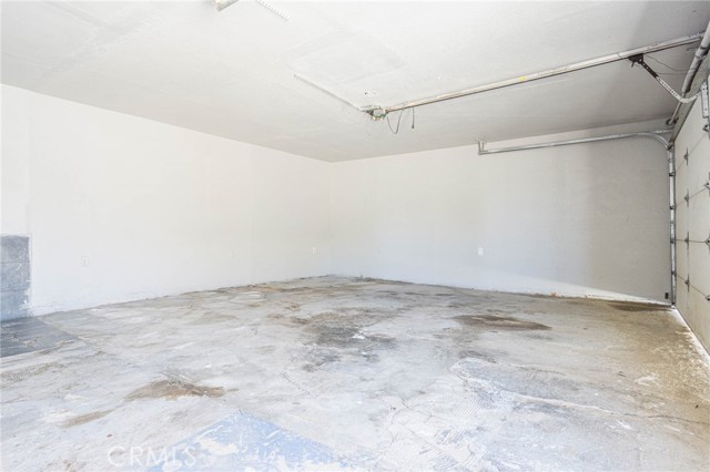 35277 Walnut Street, Barstow CA: https://media.crmls.org/medias/c6a4ee12-30ff-4cfc-b0ef-d58070cec238.jpg