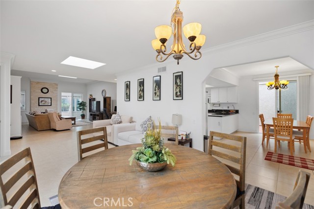 5594 Avenida Sosiega W, Laguna Woods CA: https://media.crmls.org/medias/c6a5f140-b105-49e3-82d4-092e14adf60f.jpg