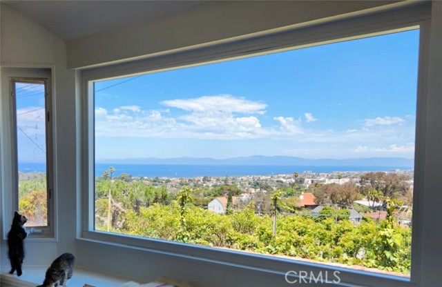 Detail Gallery Image 8 of 36 For 341 Avenida Atezada, Redondo Beach,  CA 90277 - 3 Beds | 2 Baths