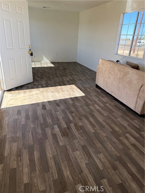 12729 Rochester Road, Phelan CA: https://media.crmls.org/medias/c6a77662-7680-46a5-aa3f-afa352bf50e5.jpg