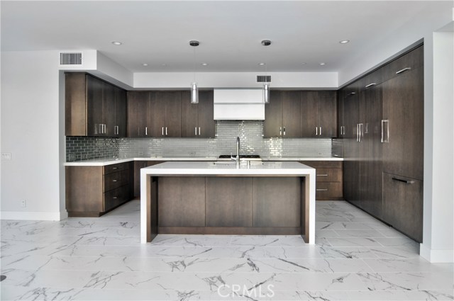 Detail Gallery Image 3 of 32 For 621 Narcissus Ave, Corona Del Mar,  CA 92625 - 3 Beds | 3 Baths