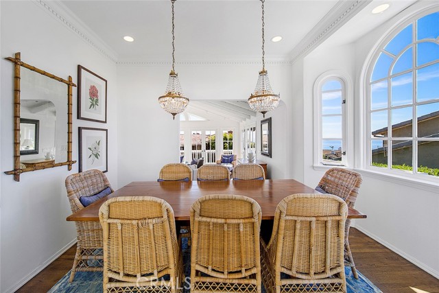 Detail Gallery Image 22 of 33 For 806 Emerald Bay, Laguna Beach,  CA 92651 - 4 Beds | 3/2 Baths