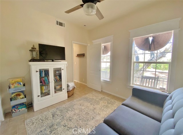 Detail Gallery Image 11 of 65 For 20731 Rio Linda Rd #B,  Temecula,  CA 92590 - 4 Beds | 2/1 Baths