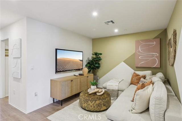 6392 Sierra Vista Lane, Fontana CA: https://media.crmls.org/medias/c6a9f731-3809-41ce-81a5-fb6f3fe56c45.jpg