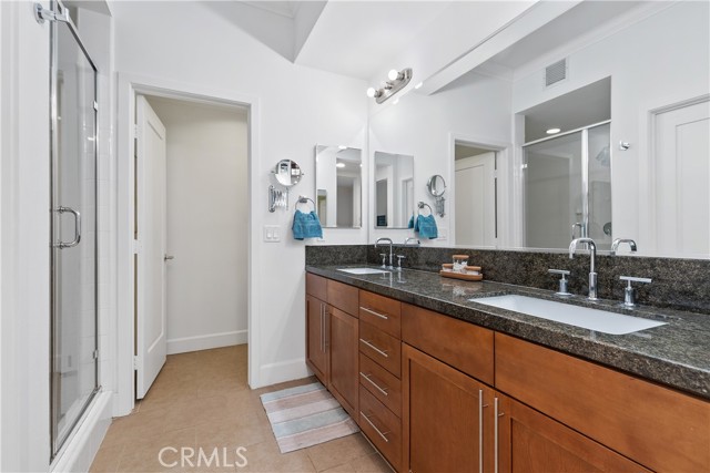 300 E 4th Street, Long Beach CA: https://media.crmls.org/medias/c6aac42b-da30-4e0d-b4de-8bd22d7396de.jpg