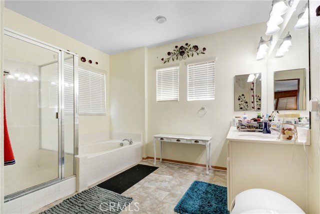 Detail Gallery Image 13 of 16 For 1053 Indiangrass Dr, Hemet,  CA 92545 - 5 Beds | 2/1 Baths