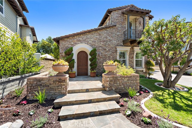 4 Dennis Lane, Ladera Ranch CA: https://media.crmls.org/medias/c6ab7601-9516-4ad7-b6d1-45a159290241.jpg