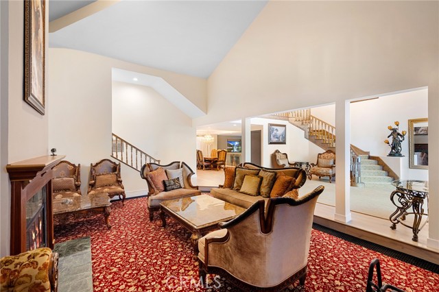 Detail Gallery Image 10 of 50 For 3331 Oakmont View Dr, Glendale,  CA 91208 - 5 Beds | 4/1 Baths