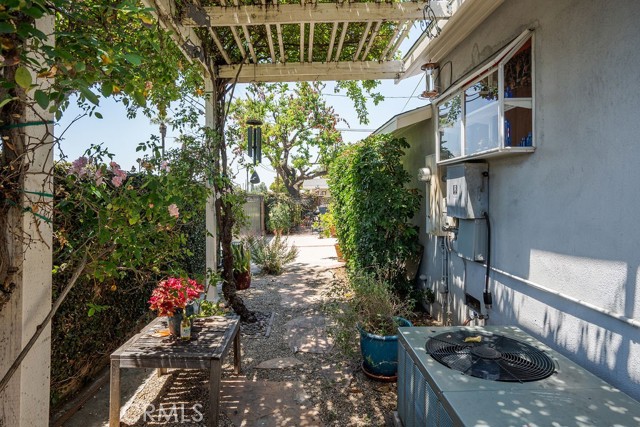 Detail Gallery Image 38 of 58 For 577 S Albertson Ave, Covina,  CA 91723 - 3 Beds | 2 Baths