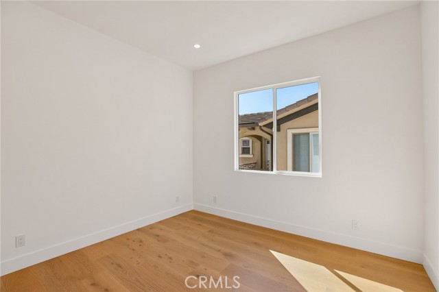 2019 Huntington Lane, B photo 34