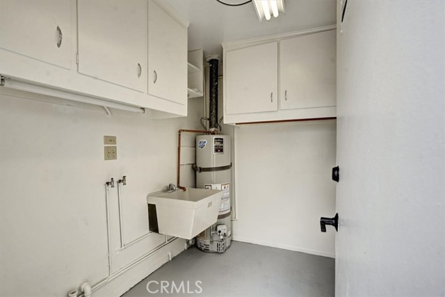 Laundry Room w/Deep Wash Tub
