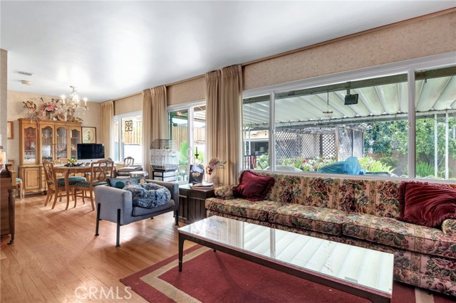 642 Cambridge Drive photo 7