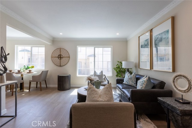 Detail Gallery Image 4 of 33 For 2349 Mira Vista Ave #C,  Montrose,  CA 91020 - 2 Beds | 2/1 Baths