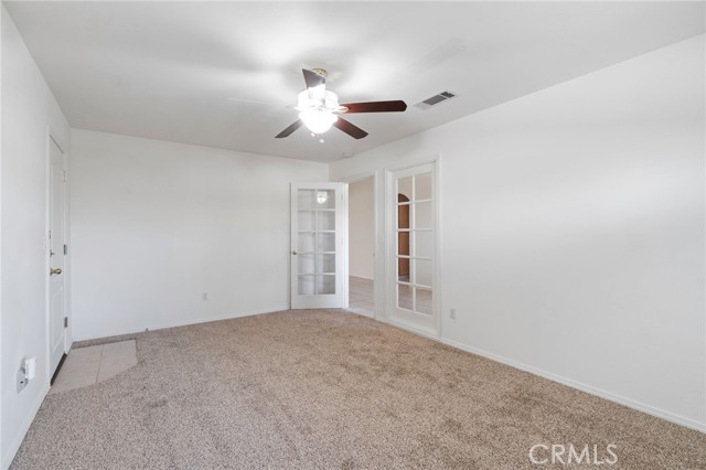 122 East, Madera CA: https://media.crmls.org/medias/c6aeb9a7-a115-4c73-8450-68c7e30a6926.jpg