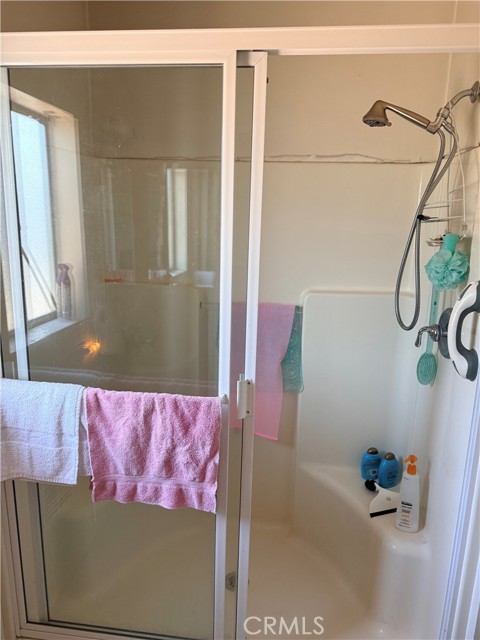 Detail Gallery Image 12 of 17 For 5139 Hazeltine, Sherman Oaks,  CA 91423 - 3 Beds | 2 Baths