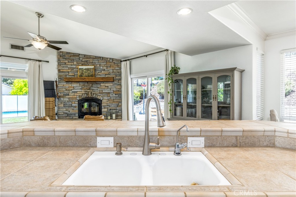1307 Crown Way